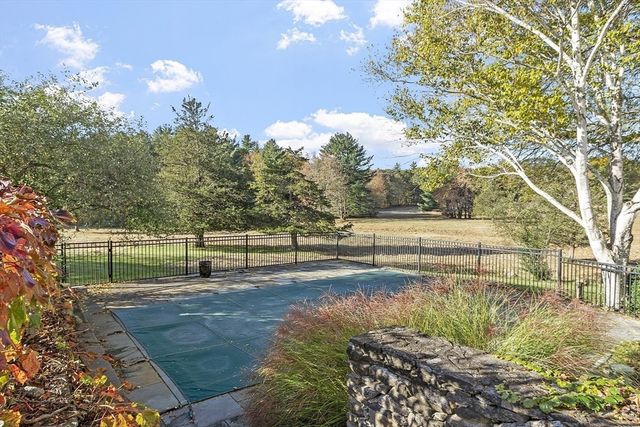 1409 Monument St, Concord, MA 01742