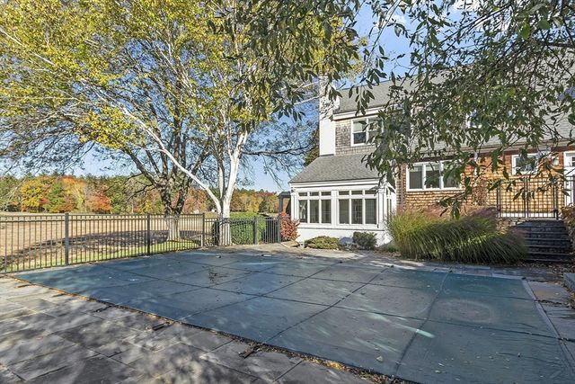 1409 Monument St, Concord, MA 01742