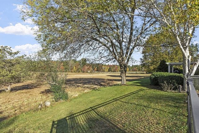 1409 Monument St, Concord, MA 01742