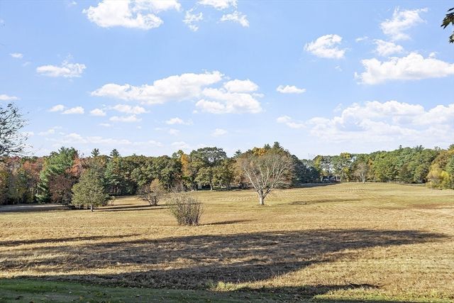 1409 Monument St, Concord, MA 01742