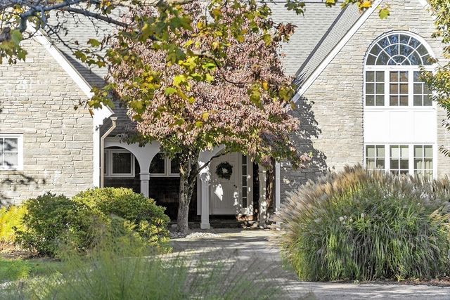 1409 Monument St, Concord, MA 01742