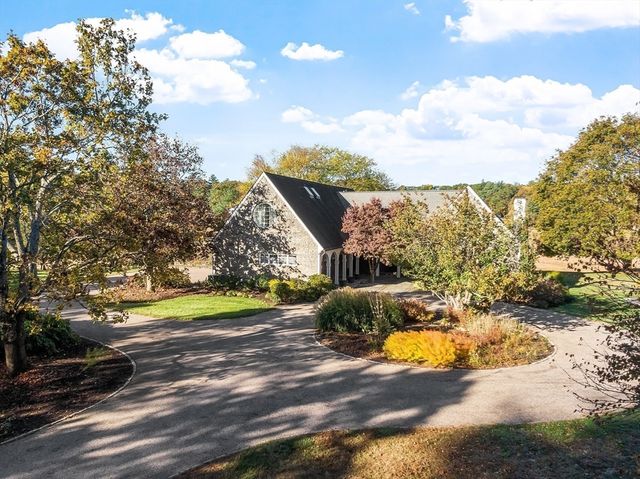 1409 Monument St, Concord, MA 01742