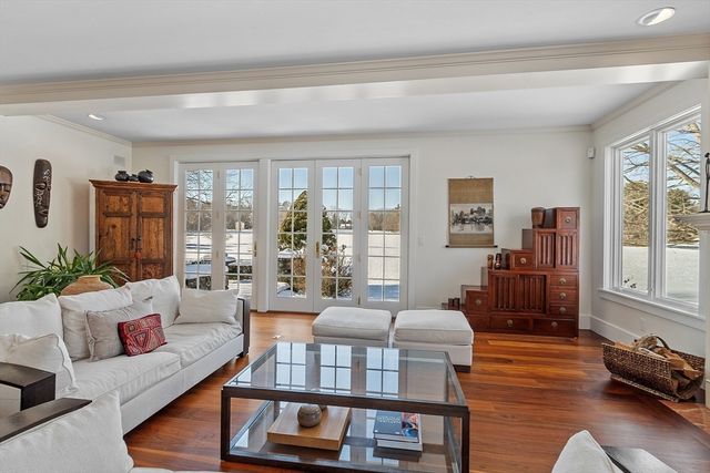 1409 Monument St, Concord, MA 01742