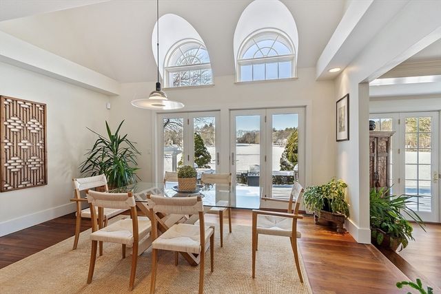 1409 Monument St, Concord, MA 01742