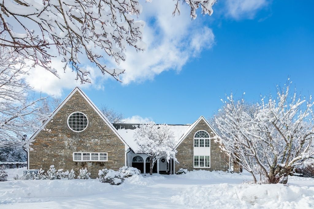 1409 Monument St, Concord, MA 01742