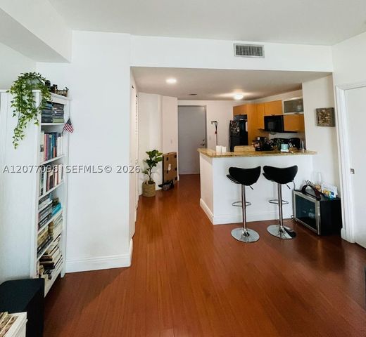 3180 SW 22nd Ter 908, Miami, FL 33145
