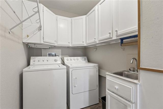 11316 S Pflumm Road, Lenexa, KS 66215
