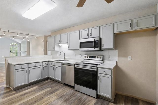 11316 S Pflumm Road, Lenexa, KS 66215