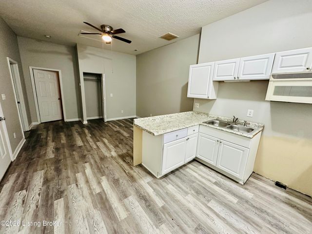 421 S 27th St, Louisville, KY 40212