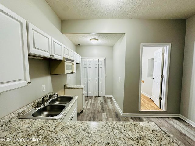 421 S 27th St, Louisville, KY 40212