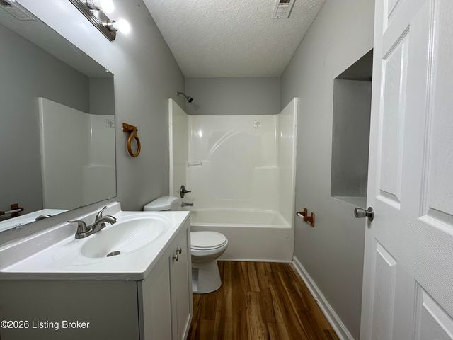 421 S 27th St, Louisville, KY 40212