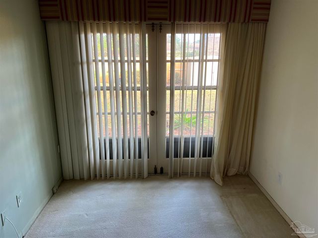 5700 Adelyn Rd, Pensacola, FL 32504