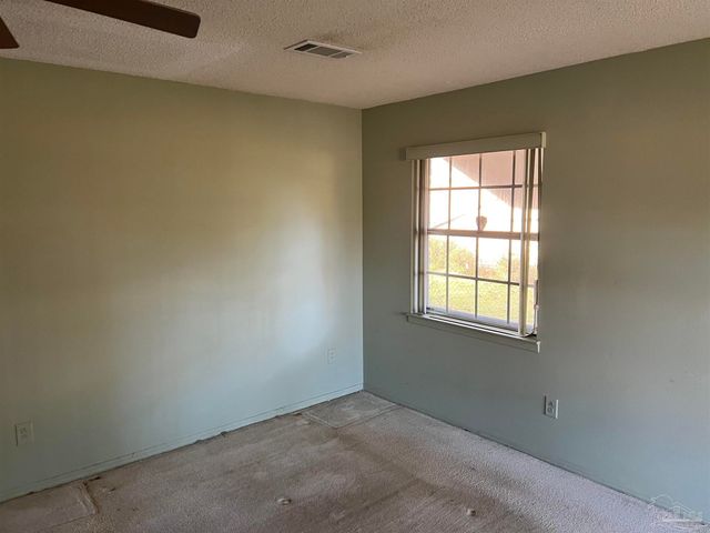 5700 Adelyn Rd, Pensacola, FL 32504