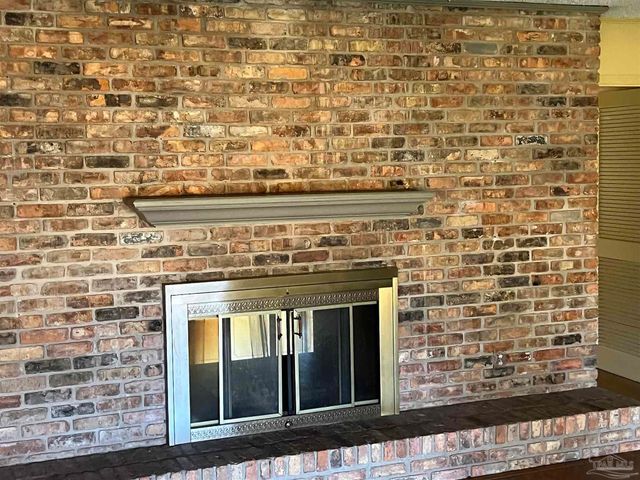 5700 Adelyn Rd, Pensacola, FL 32504