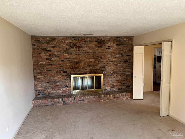 5700 Adelyn Rd, Pensacola, FL 32504