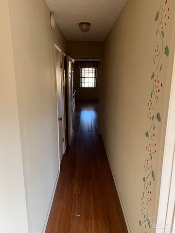 5700 Adelyn Rd, Pensacola, FL 32504