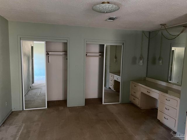 5700 Adelyn Rd, Pensacola, FL 32504