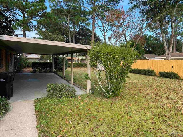 5700 Adelyn Rd, Pensacola, FL 32504