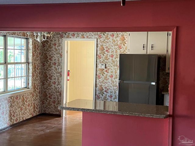 5700 Adelyn Rd, Pensacola, FL 32504