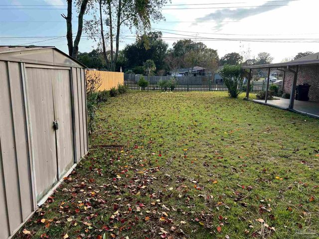 5700 Adelyn Rd, Pensacola, FL 32504