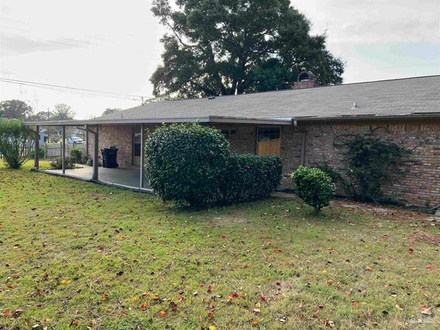 5700 Adelyn Rd, Pensacola, FL 32504