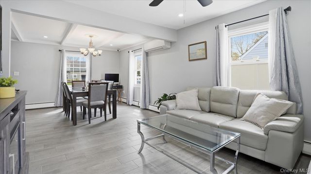 13 Peachtree Lane, Levittown, NY 11756