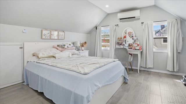 13 Peachtree Lane, Levittown, NY 11756