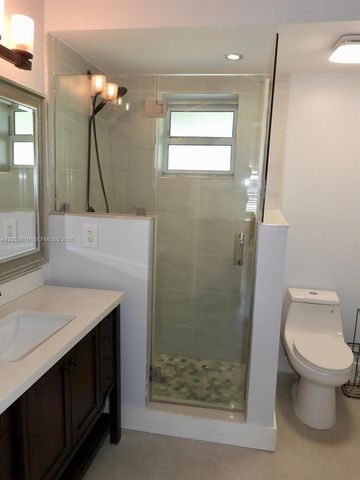715 Hollywood Boulevard, Hollywood, FL 33019