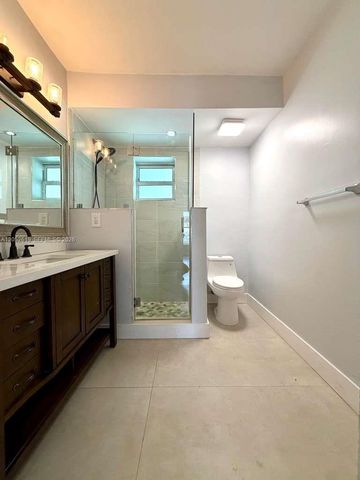 715 Hollywood Boulevard, Hollywood, FL 33019