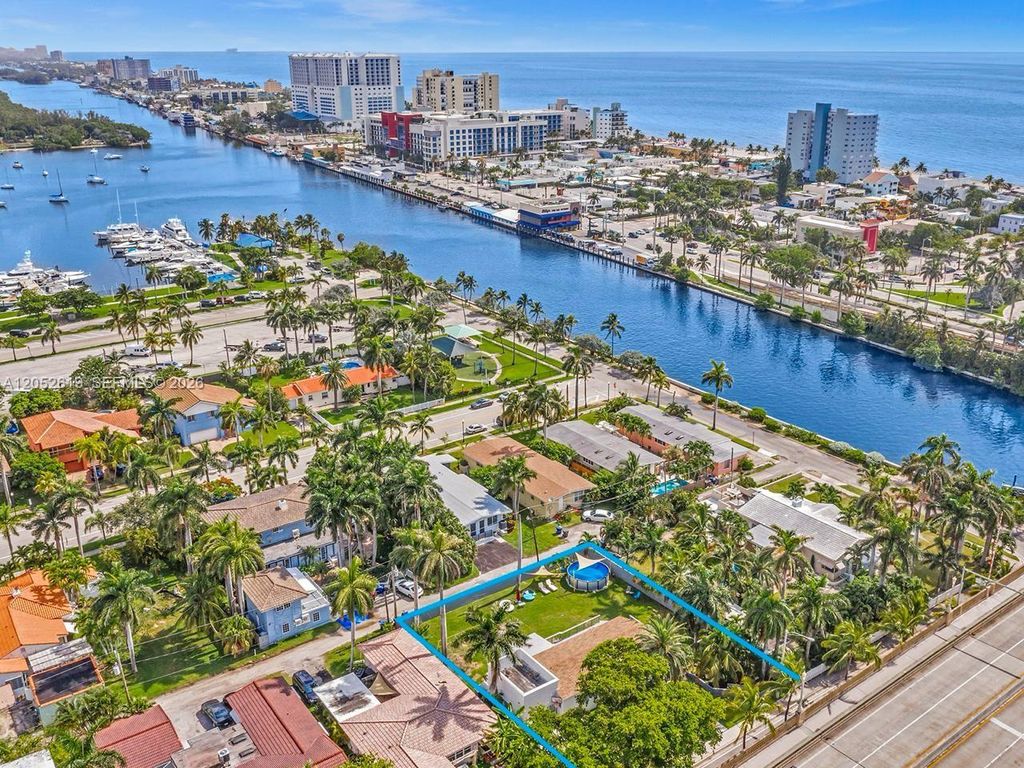 715 Hollywood Boulevard, Hollywood, FL 33019