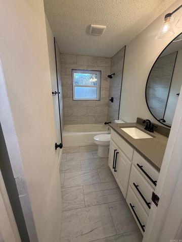 10901 Lorie Lane, Mabelvale, AR 72103