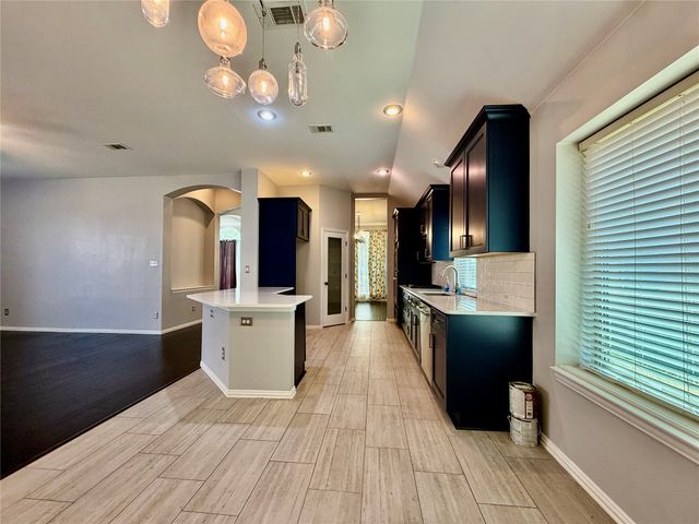 1632 Castle Pines Drive, Frisco, TX 75036