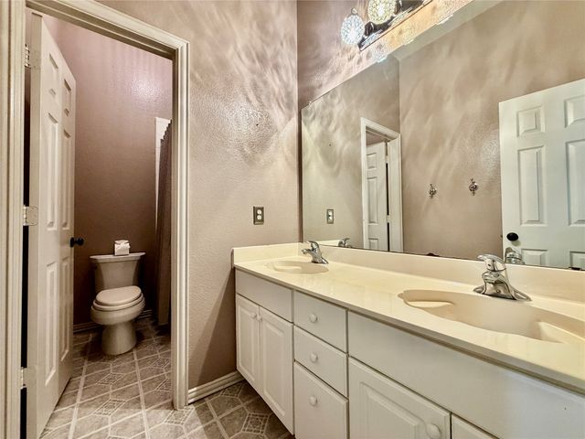 1632 Castle Pines Drive, Frisco, TX 75036