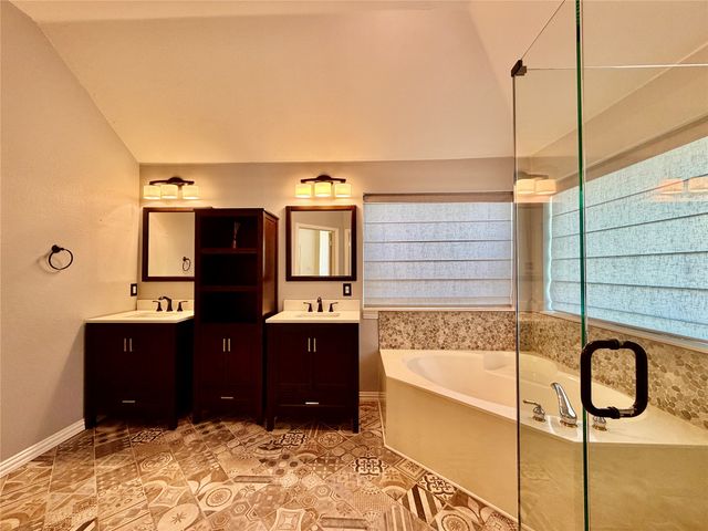 1632 Castle Pines Drive, Frisco, TX 75036