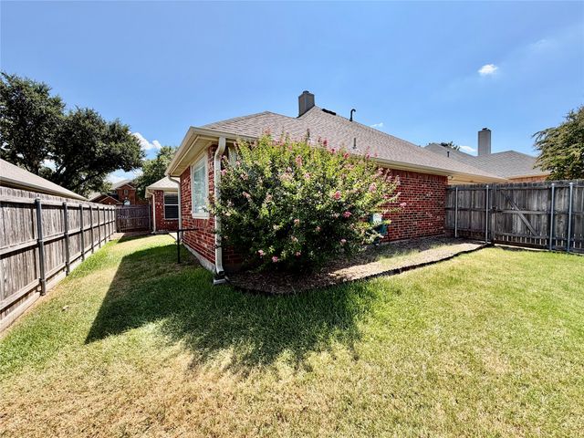 1632 Castle Pines Drive, Frisco, TX 75036