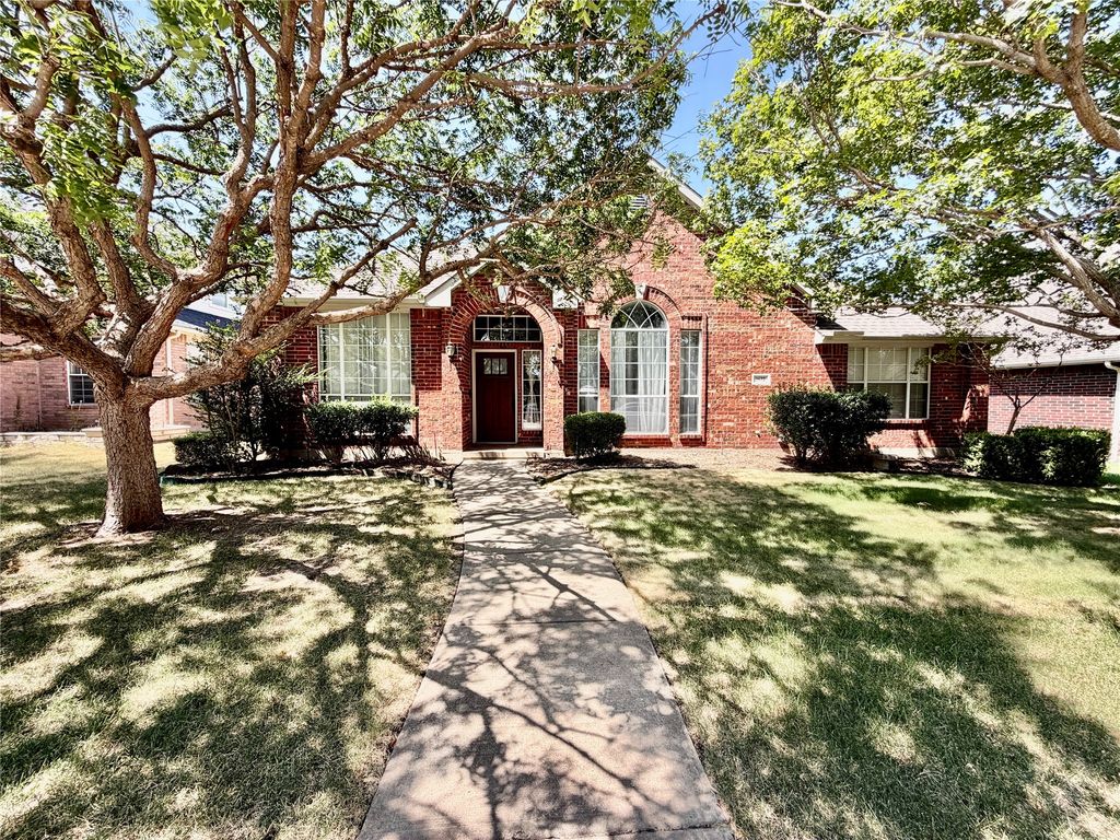 1632 Castle Pines Drive, Frisco, TX 75036