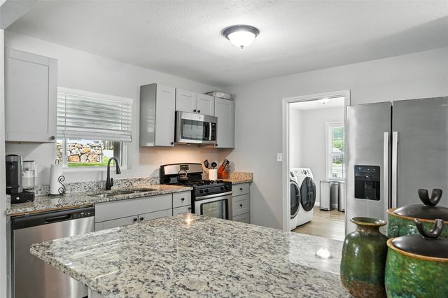 1005 W Water Street, Weatherford, TX 76086
