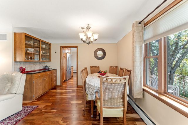 1800 Hiawatha Court NE, Rochester, MN 55906