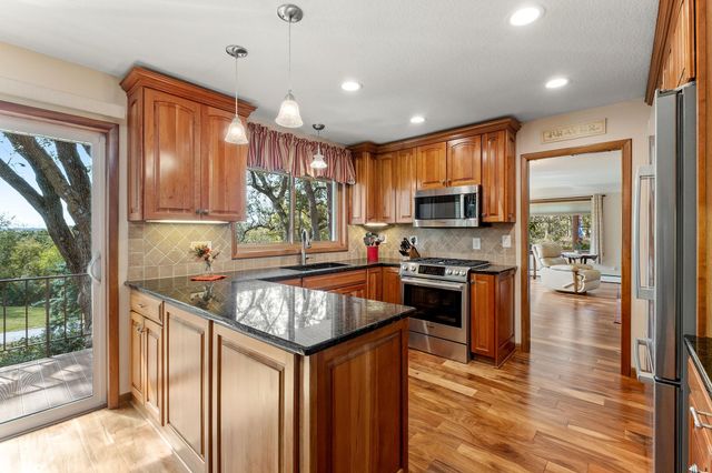 1800 Hiawatha Court NE, Rochester, MN 55906