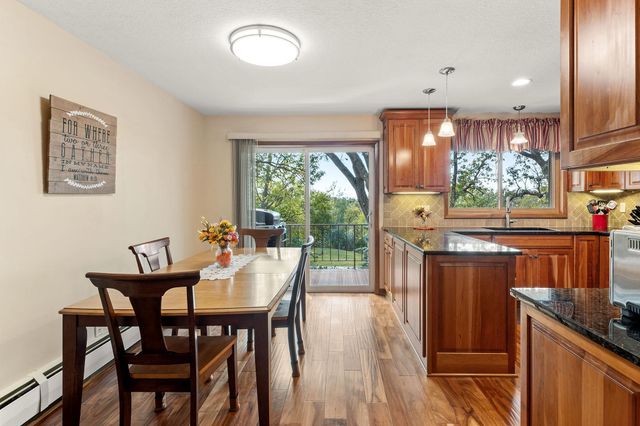 1800 Hiawatha Court NE, Rochester, MN 55906