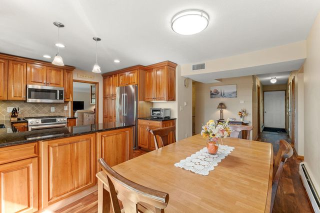 1800 Hiawatha Court NE, Rochester, MN 55906