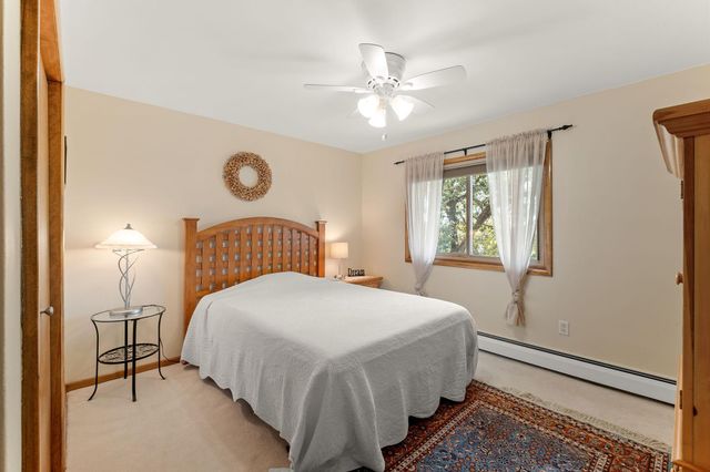 1800 Hiawatha Court NE, Rochester, MN 55906