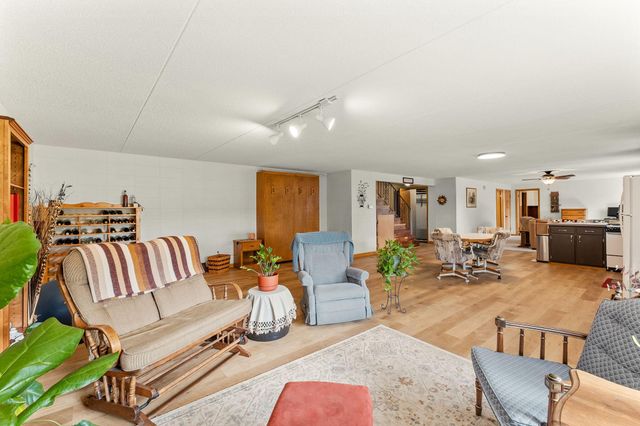 1800 Hiawatha Court NE, Rochester, MN 55906