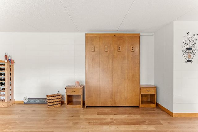 1800 Hiawatha Court NE, Rochester, MN 55906