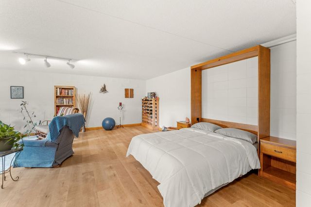 1800 Hiawatha Court NE, Rochester, MN 55906