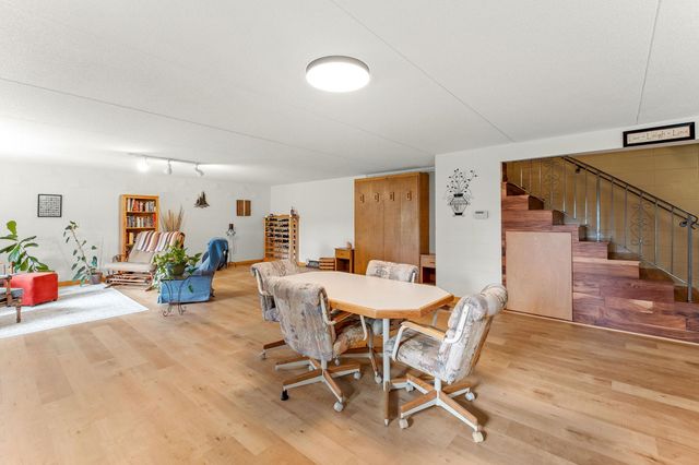 1800 Hiawatha Court NE, Rochester, MN 55906