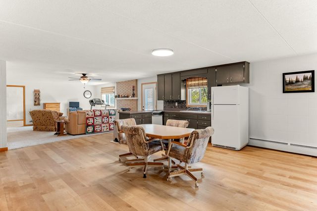 1800 Hiawatha Court NE, Rochester, MN 55906