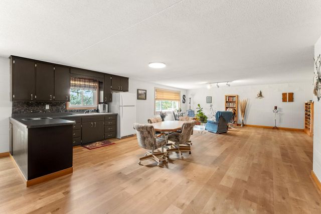 1800 Hiawatha Court NE, Rochester, MN 55906