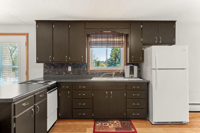 1800 Hiawatha Court NE, Rochester, MN 55906