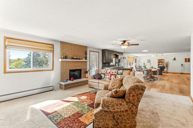 1800 Hiawatha Court NE, Rochester, MN 55906